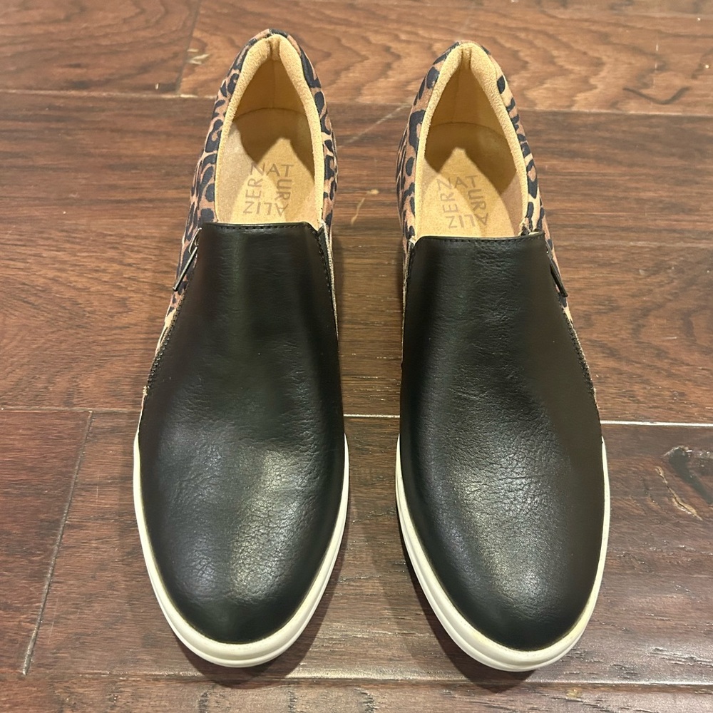 Brand New Naturalizer Chunky Zip Up Sneakers (9.5)